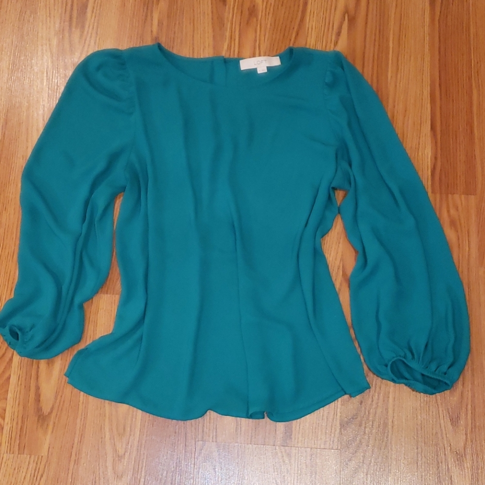 LOFT Green Billow Sleeve Blouse